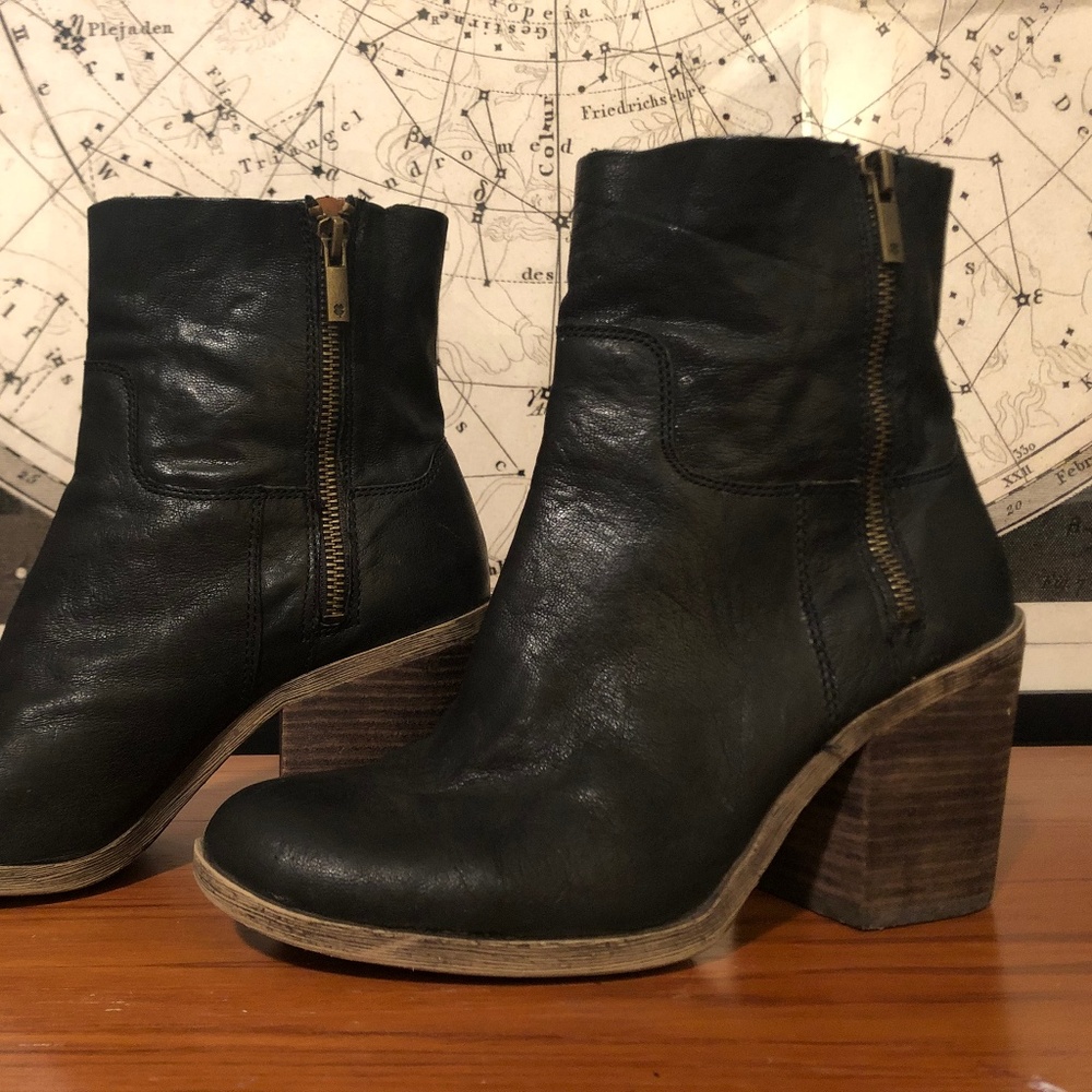 Lucky Brand Black Leather Ankle Boots Size 9